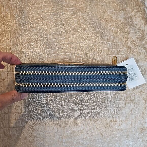 NWT Leather Wristlet - Picture 3 of 9